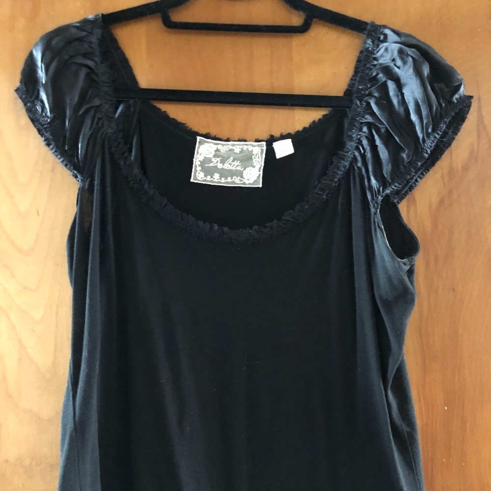 Deletta black blouse